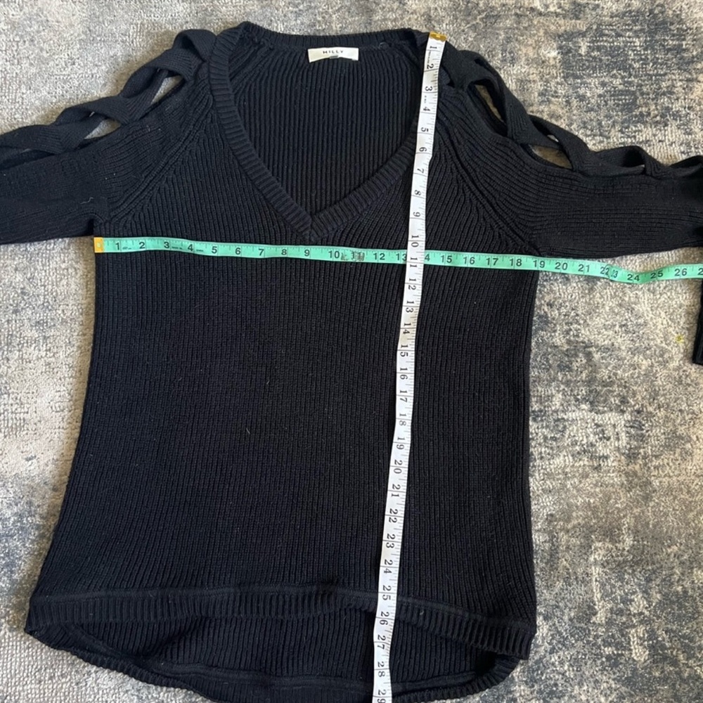 Milly Crisscross open long sleeve V- Neck Sweater M. - Picture 8 of 9